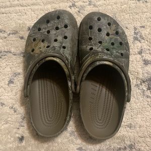 Camo Crocs size 7M 9W